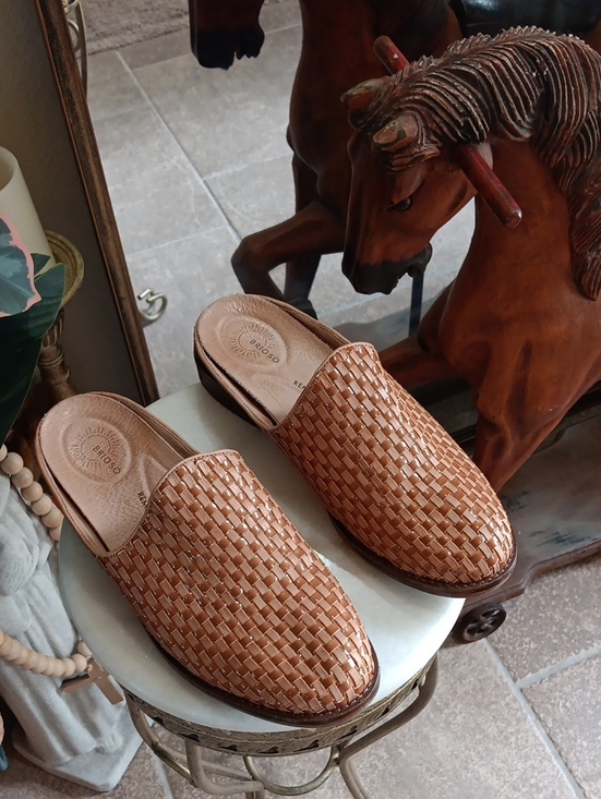 Brioso Shoes - Brioso Fern Woven Leather Mules Camel Brown Slides Flat Loafers Size 7M Brazil